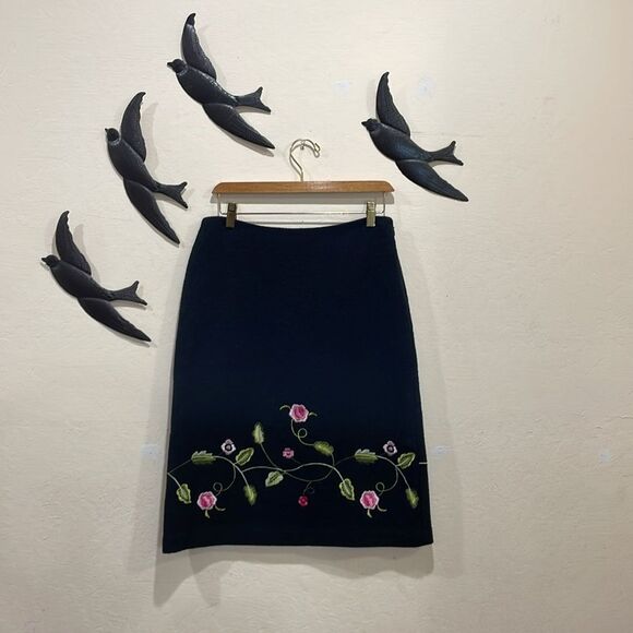 Tocca Black A-line Boucle Wool Blend Floral Embroidered Knee Length Skirt - 6 - Picture 10 of 12